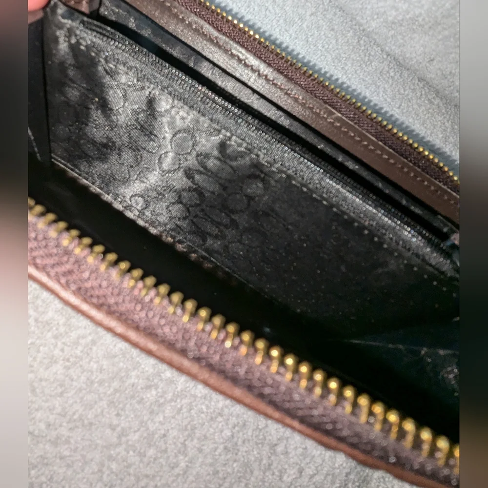 Coach Madison gathered leather wallet.